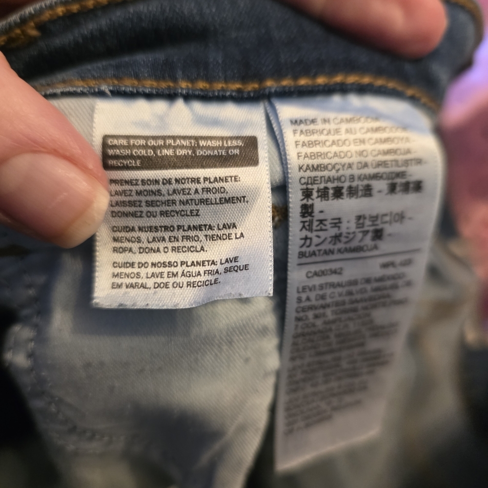Levi Strauss 311 Shaping Skinny Capri Sz 31 With 21" Inseam. - Picture 7 of 14